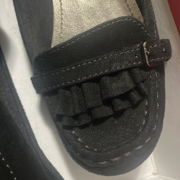 American Eagle Suede Flats. - Picture 4 of 5